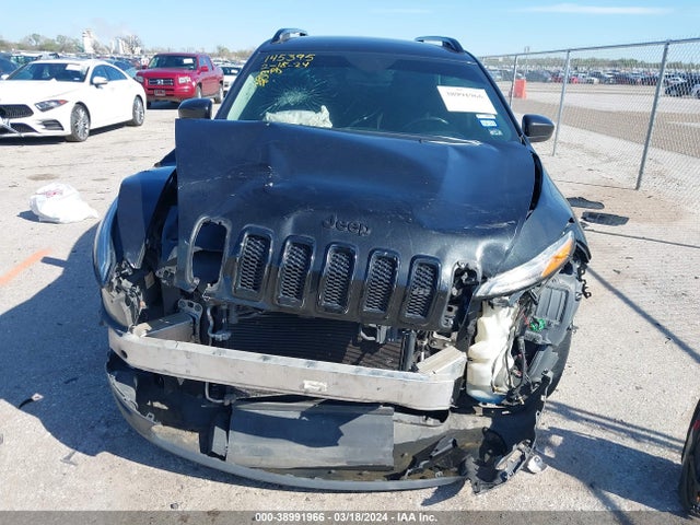 1C4PJLCS2EW293026 Jeep Cherokee Altitude