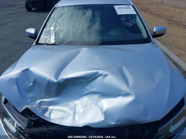 3VWD17AJ2FM316565 Volkswagen Jetta 1.8t Se