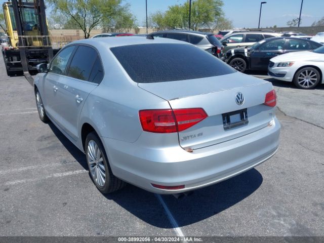 3VWD17AJ2FM316565 Volkswagen Jetta 1.8t Se