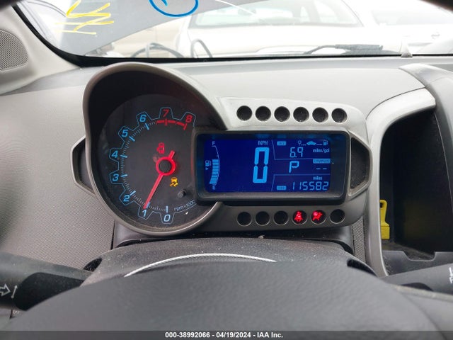 Chevrolet Sonic Lt Auto 2015 1G1JC6SH5F4107749 Image 7