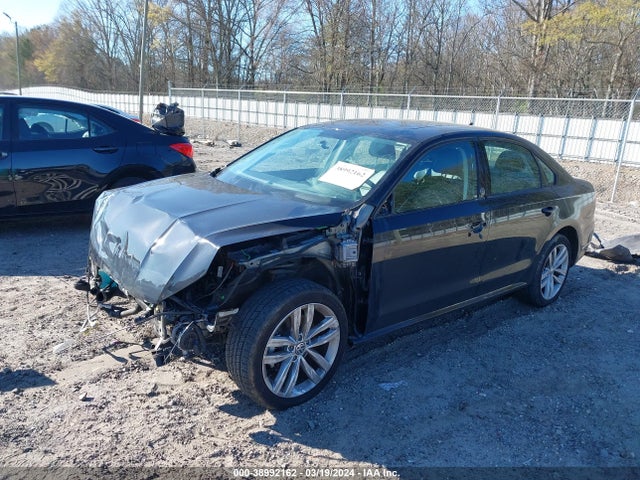 1VWLA7A39KC007166 Volkswagen Passat 2.0t Wolfsburg Edition
