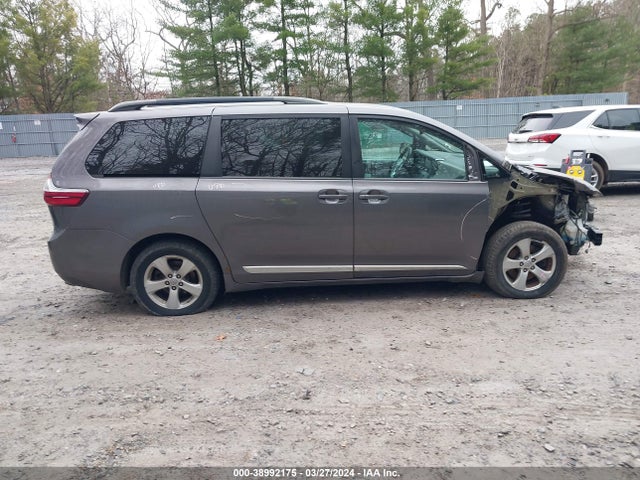 Toyota Sienna Le 8 Passenger 2017 5TDKZ3DC7HS867019 Image 13