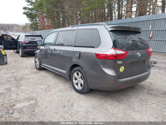 Toyota Sienna Le 8 Passenger 2017 5TDKZ3DC7HS867019 Image 3