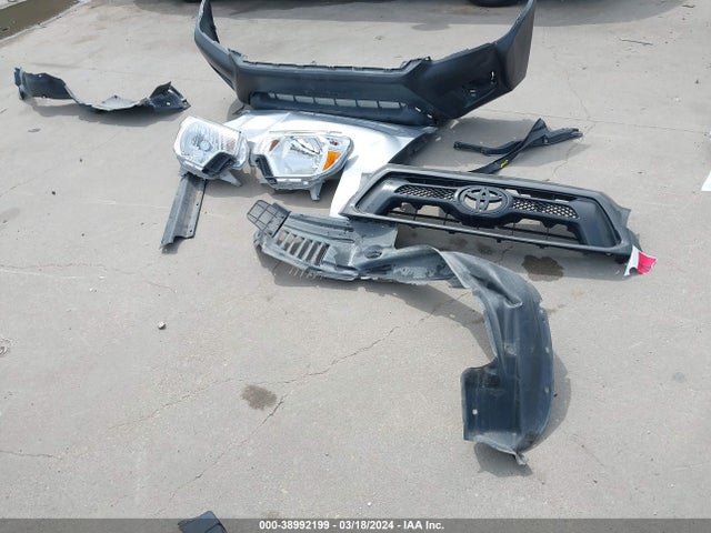 Продажа на аукционе авто 2013 Toyota Tacoma, vin: 5TFNX4CN3DX024967, номер лота: 38992199