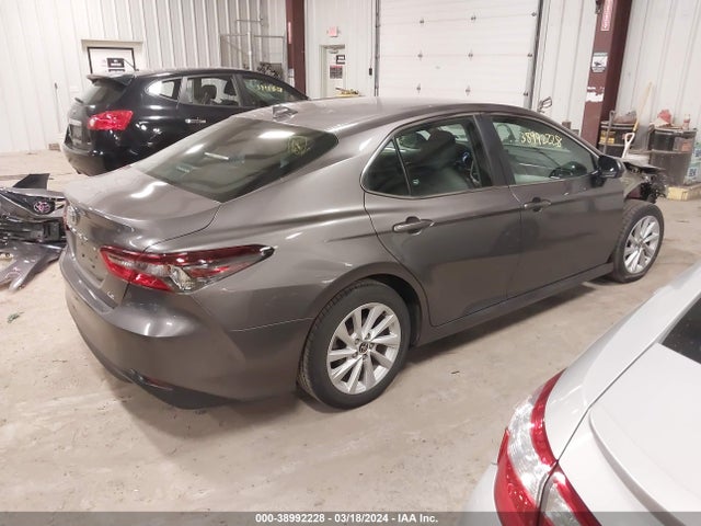 Toyota CAMRY LE 2022 4T1C11AK0NU639636 Image 4