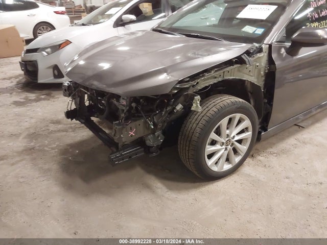 Toyota CAMRY LE 2022 4T1C11AK0NU639636 Image 6