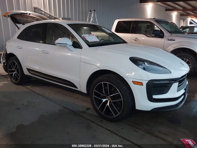 2022 PORSCHE MACAN WP1AA2A51NLB11703 Photo 0
