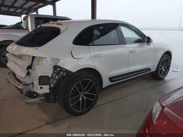 2022 PORSCHE MACAN WP1AA2A51NLB11703 Photo 3