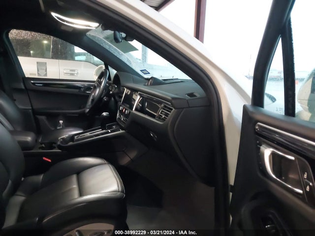 2022 PORSCHE MACAN WP1AA2A51NLB11703 Photo 4