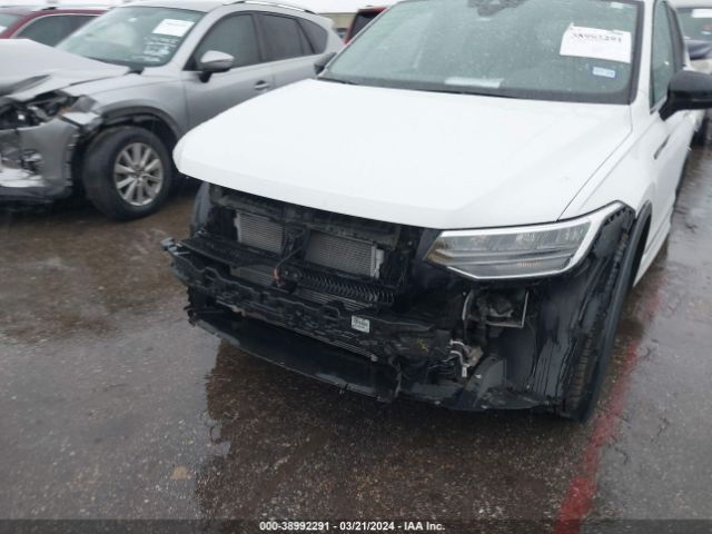 3VVCB7AX7NM107550 Volkswagen Tiguan 2.0t Se R-line Black