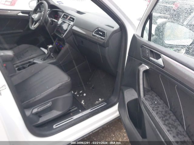 3VVCB7AX7NM107550 Volkswagen Tiguan 2.0t Se R-line Black