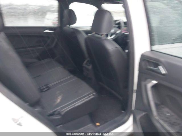 3VVCB7AX7NM107550 Volkswagen Tiguan 2.0t Se R-line Black