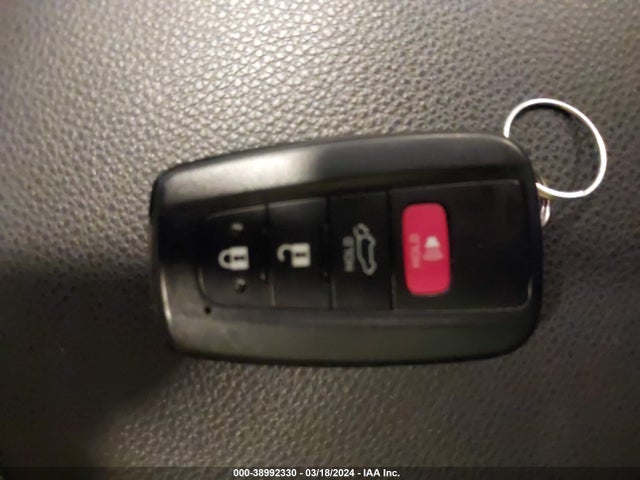 Toyota Rav4 Xle 2019 JTMP1RFV2KD018448 Image 11