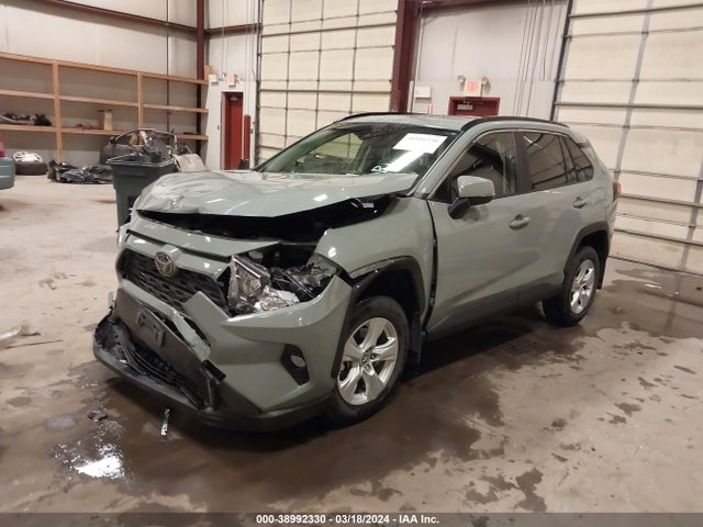 Toyota Rav4 Xle 2019 JTMP1RFV2KD018448 Image 2