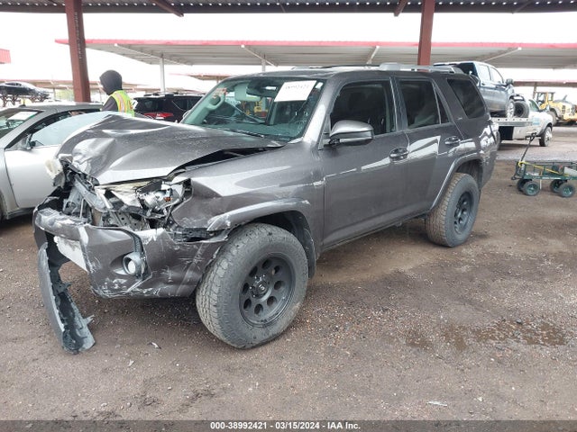 Toyota 4RUNNER SR5 2015 JTEBU5JRXF5242910 Image 2