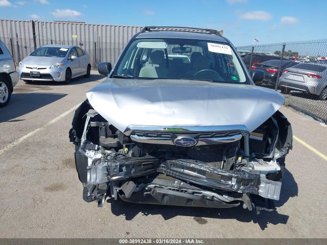 Subaru Forester 2.5i 2018 JF2SJABC7JH592567 Image 12
