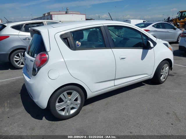 Chevrolet Spark 1lt Cvt 2015 KL8CD6S94FC761842 Image 4
