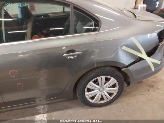 3VW2B7AJ2HM369421 Volkswagen Jetta 1.4t S