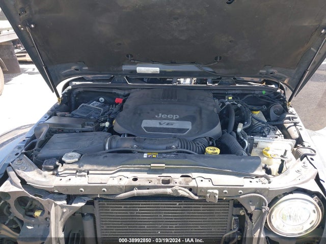 1C4BJWEG6HL560310 Jeep Wrangler Unlimited Sahara 4x4