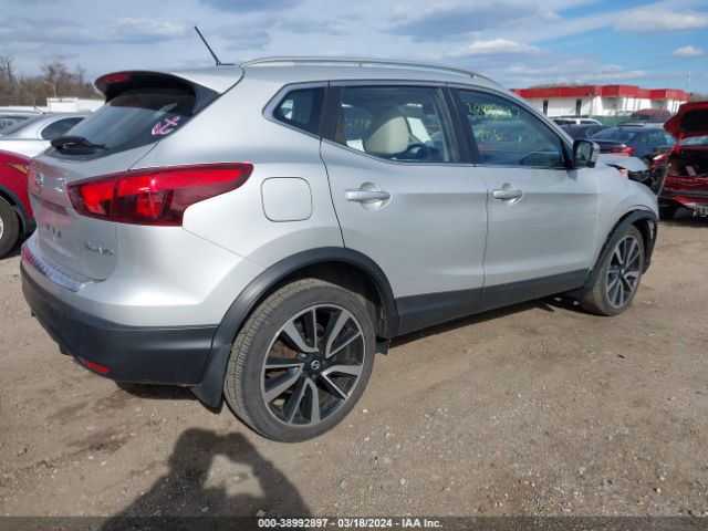 JN1BJ1CR7JW600294 Nissan Rogue Sport Sl