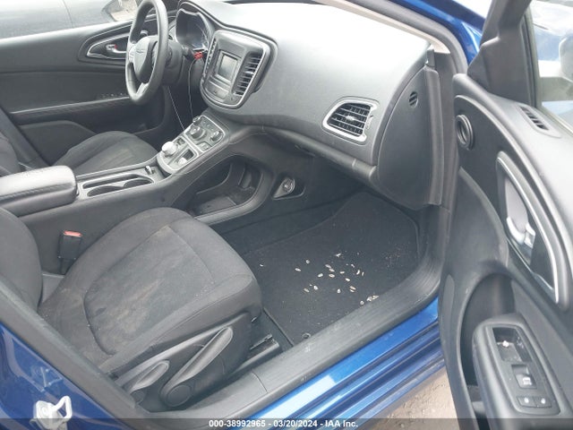 Chrysler 200 Limited 2015 1C3CCCAB2FN632441 Image 5