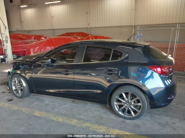 3MZBN1L33JM273984 Mazda Mazda3 Touring