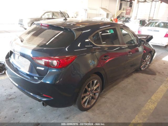 3MZBN1L33JM273984 Mazda Mazda3 Touring