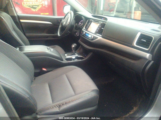 Toyota Highlander Le V6 2016 5TDBKRFH9GS313172 Image 5