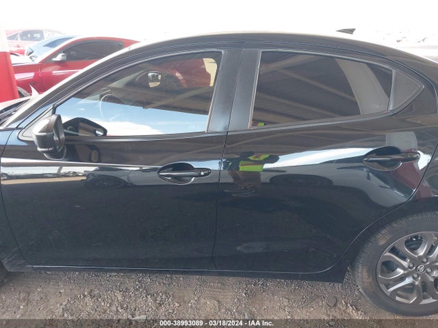 Toyota YARIS LE 2019 3MYDLBYV0KY528832 Image 14