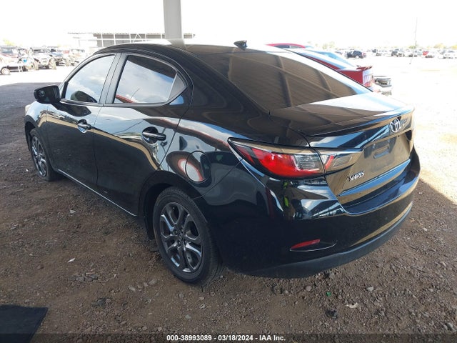 Toyota YARIS LE 2019 3MYDLBYV0KY528832 Image 3