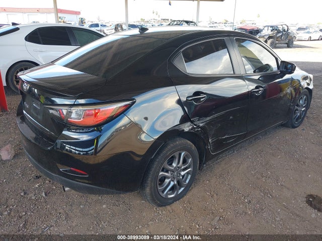 Toyota YARIS LE 2019 3MYDLBYV0KY528832 Image 4