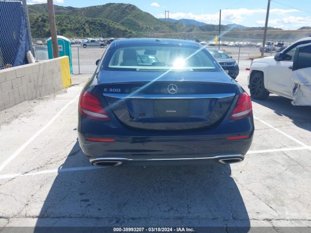 WDDZF4JB2HA082256 Mercedes-Benz E 300