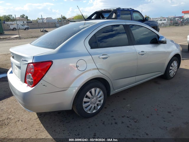 Chevrolet Sonic Ls Auto 2014 1G1JA5SH4E4233440 Image 4