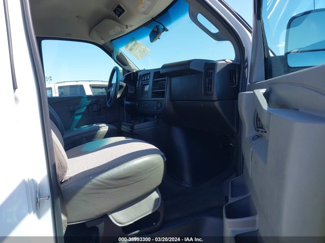 1GBWGFFG1G1223833 Chevrolet Express 2500 Lt