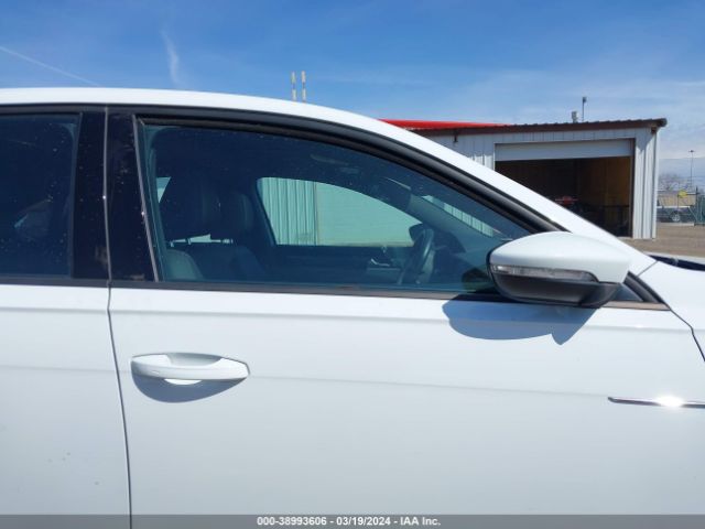 1VWMA7A31NC005954 Volkswagen Passat 2.0t R-line