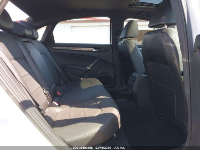1VWMA7A31NC005954 Volkswagen Passat 2.0t R-line