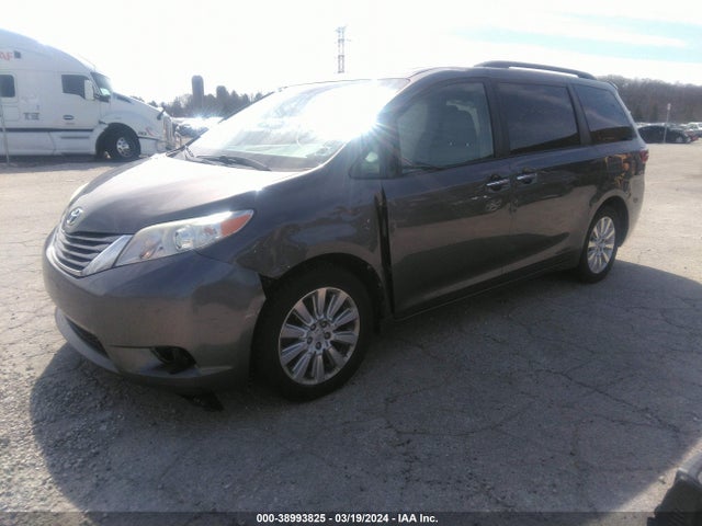 Toyota Sienna Xle 7 Passenger 2015 5TDDK3DC7FS105061 Image 2