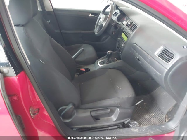 3VW2K7AJXEM428484 Volkswagen Jetta 2.0l S