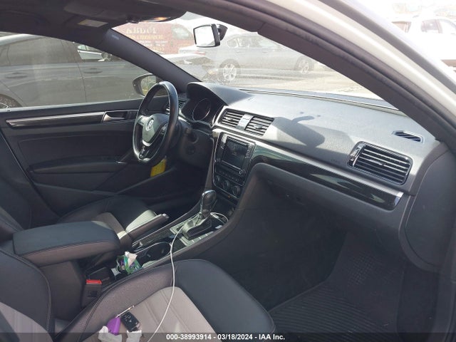 1VWJM7A38JC033268 Volkswagen Passat 3.6l V6 Gt