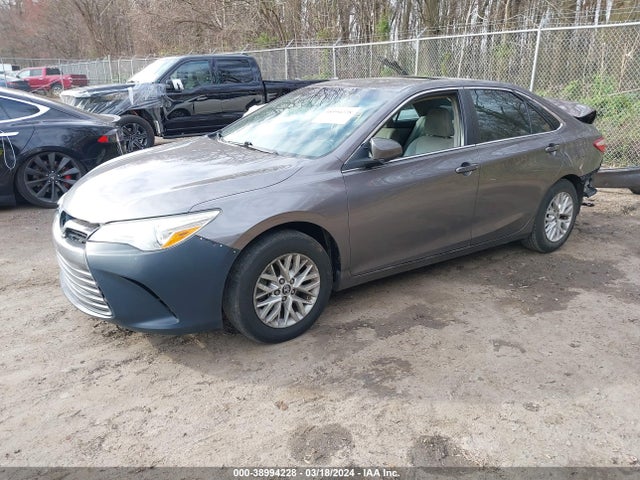 Toyota CAMRY LE 2017 4T1BF1FK1HU696597 Image 2