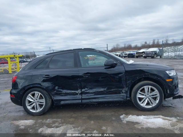 WA1ECCFS2HR008383 Audi Q3 2.0t Premium