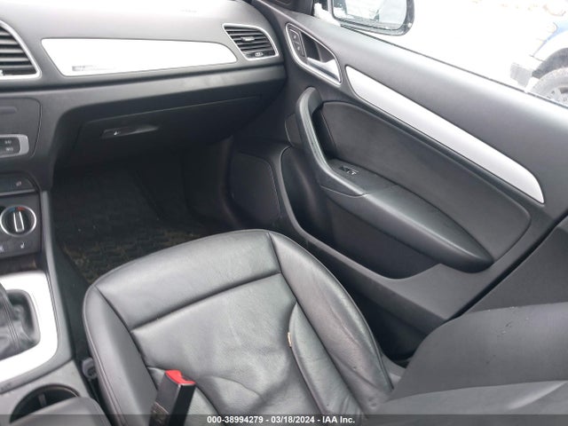 WA1ECCFS2HR008383 Audi Q3 2.0t Premium
