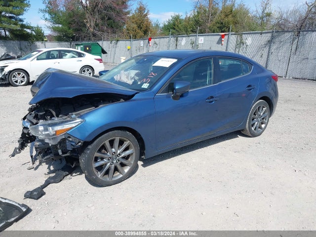 3MZBN1V31JM275584 Mazda Mazda3 Touring