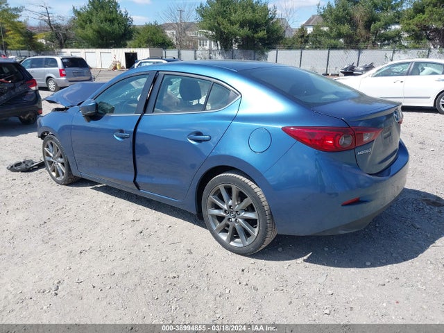 3MZBN1V31JM275584 Mazda Mazda3 Touring