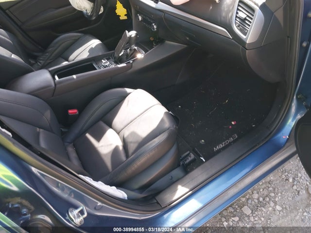 3MZBN1V31JM275584 Mazda Mazda3 Touring