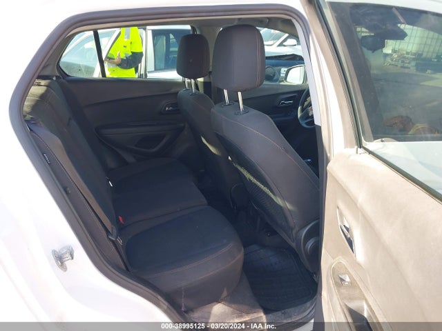 Chevrolet TRAX LS 2018 3GNCJKSB4JL224856 Image 8