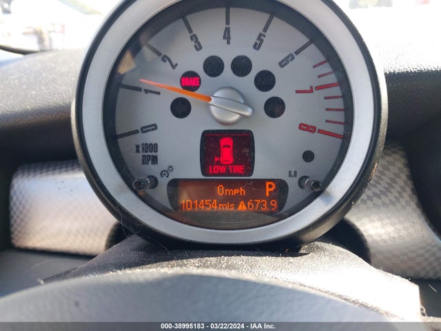 2010 MINI COOPER S WMWMF7C59ATZ73567 Photo 6