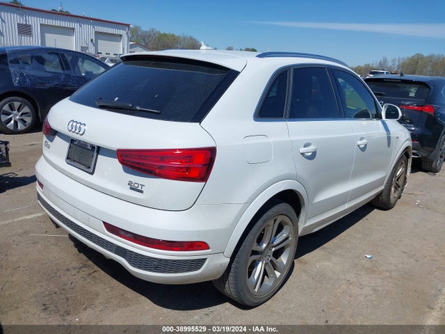 WA1JCCFS5JR030284 Audi Q3 2.0t Premium/2.0t Sport Premium