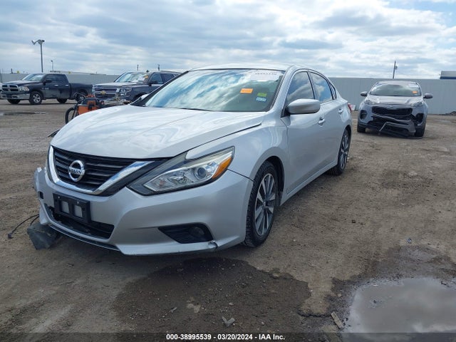 Nissan Altima 2.5 Sv 2017 1N4AL3AP4HC175070 Image 2