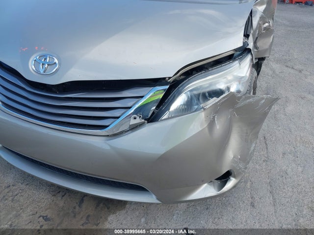 Toyota Sienna Xle 8 Passenger 2015 5TDYK3DC1FS561154 Image 18